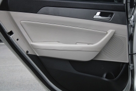 Used 2015  Hyundai Sonata 4d Sedan SE at Warner Motors near East Orange&comma; NJ