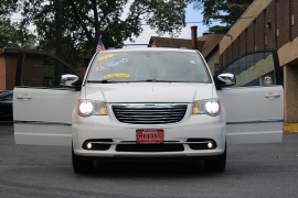Used 2011  Chrysler Town & Country 4d Wagon Touring L at Warner Motors near East Orange&comma; NJ