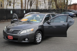 Used 2011 Toyota Camry 4d Sedan SE V6 at Warner Motors near East Orange, NJ