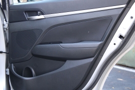 Used 2020  Hyundai Elantra 4d Sedan SEL at Warner Motors near East Orange&comma; NJ