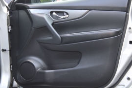 Used 2015  Nissan Rogue 4d SUV AWD SV at Warner Motors near East Orange&comma; NJ