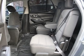 Used 2018  Chevrolet Traverse 4d SUV FWD LT Cloth w&sol;1LT at Warner Motors near East Orange&comma; NJ