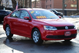 Used 2012  Volkswagen Jetta 4d Sedan SE Auto&sol;PZEV at Warner Motors near East Orange&comma; NJ