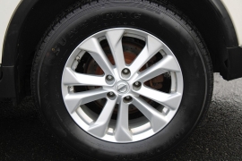 Used 2015  Nissan Rogue 4d SUV AWD SV at Warner Motors near East Orange&comma; NJ