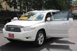 Used 2010 Toyota Highlander 4d SUV AWD Limited at Warner Motors near East Orange, NJ