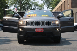 Used 2019  Jeep Grand Cherokee 4d SUV 4WD Laredo E at Warner Motors near East Orange&comma; NJ
