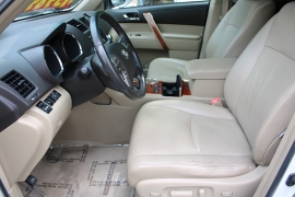 Used 2010 Toyota Highlander 4d SUV AWD Limited at Warner Motors near East Orange, NJ