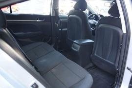 Used 2020  Hyundai Elantra 4d Sedan SEL at Warner Motors near East Orange&comma; NJ