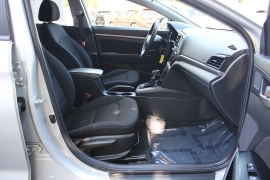 Used 2020  Hyundai Elantra 4d Sedan SEL at Warner Motors near East Orange&comma; NJ