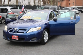 Used 2010  Toyota Camry 4d Sedan Auto at Warner Motors near East Orange&comma; NJ