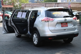 Used 2015  Nissan Rogue 4d SUV AWD SV at Warner Motors near East Orange&comma; NJ