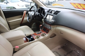 Used 2010 Toyota Highlander 4d SUV AWD Limited at Warner Motors near East Orange, NJ