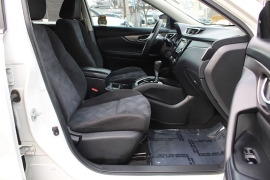 Used 2015  Nissan Rogue 4d SUV AWD SV at Warner Motors near East Orange&comma; NJ