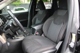 Used 2017  Jeep Cherokee 4d SUV 4WD Latitude V6 at Warner Motors near East Orange&comma; NJ