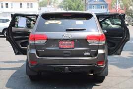 Used 2019  Jeep Grand Cherokee 4d SUV 4WD Laredo E at Warner Motors near East Orange&comma; NJ
