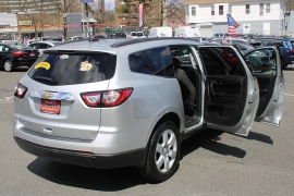 Used 2017 Chevrolet Traverse 4d SUV AWD LT w/1LT at Warner Motors near East Orange, NJ