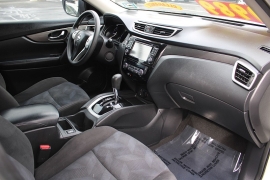 Used 2015  Nissan Rogue 4d SUV AWD SV at Warner Motors near East Orange&comma; NJ