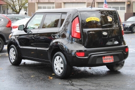 Used 2012  Kia Soul 4d Hatchback Base Auto at Warner Motors near East Orange, NJ