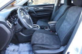 Used 2016  Nissan Rogue 4d SUV AWD SV at Warner Motors near East Orange&comma; NJ