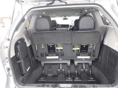 Used 2017  Toyota Sienna SE FWD 8-Passenger (Natl) at Rose Automotive near Hamilton, OH