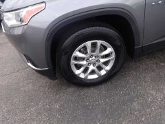 Used 2019  Chevrolet Traverse 4d SUV AWD LT Cloth w&sol;1LT at Rose Automotive near Hamilton&comma; OH