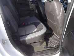 Used 2015  Chevrolet Colorado 4WD Crew Cab Z71 at Rose Automotive near Hamilton&comma; OH