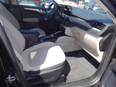 Used 2020 Ford Escape 4d SUV AWD SE at Rose Automotive near Hamilton, OH