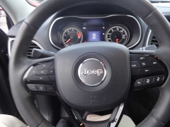 Used 2023  Jeep Cherokee Altitude Lux 4x4 at Rose Automotive near Hamilton&comma; OH