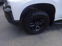 Used 2019 Chevrolet Silverado 1500 4WD Crew Cab Custom Trail Boss at Rose Automotive near Hamilton, OH