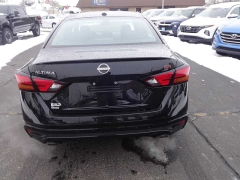 Used 2024  Nissan Altima 2&period;5 SR Sedan at Rose Automotive near Hamilton&comma; OH