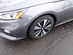 Used 2022  Nissan Altima 2&period;5 SV Sedan at Rose Automotive near Hamilton&comma; OH