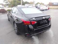 Used 2019  Nissan Altima 4d Sedan FWD 2.5L SL at Rose Automotive near Hamilton, OH