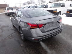 Used 2022  Nissan Altima 2&period;5 SV Sedan at Rose Automotive near Hamilton&comma; OH