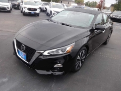 Used 2019  Nissan Altima 4d Sedan FWD 2.5L SL at Rose Automotive near Hamilton, OH