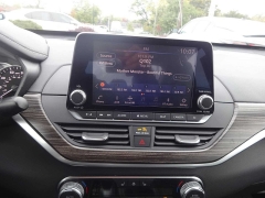 Used 2019  Nissan Altima 4d Sedan FWD 2.5L SL at Rose Automotive near Hamilton, OH