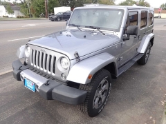 Used 2017  Jeep Wrangler Unlimited 4d Convertible Sahara at Rose Automotive near Hamilton, OH