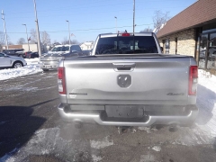 Used 2022  Ram 1500 4WD Big Horn Quad Cab 6'4" Box at Rose Automotive near Hamilton&comma; OH