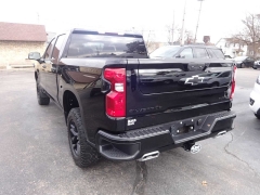 Used 2022  Chevrolet Silverado 1500 4WD Crew Cab 147" Custom Trail Boss at Rose Automotive near Hamilton&comma; OH