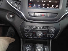 Used 2023  Jeep Cherokee Altitude Lux 4x4 at Rose Automotive near Hamilton&comma; OH