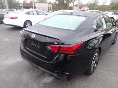 Used 2019  Nissan Altima 4d Sedan FWD 2.5L SL at Rose Automotive near Hamilton, OH