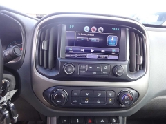 Used 2015  Chevrolet Colorado 4WD Crew Cab Z71 at Rose Automotive near Hamilton&comma; OH