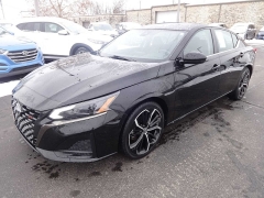 Used 2024  Nissan Altima 2&period;5 SR Sedan at Rose Automotive near Hamilton&comma; OH