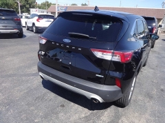 Used 2020 Ford Escape 4d SUV AWD SE at Rose Automotive near Hamilton, OH