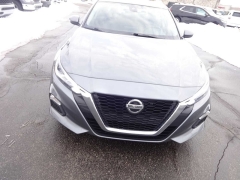 Used 2022  Nissan Altima 2&period;5 SV Sedan at Rose Automotive near Hamilton&comma; OH