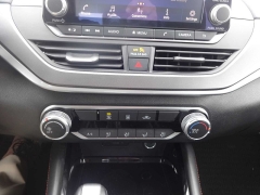 Used 2024  Nissan Altima 2&period;5 SR Sedan at Rose Automotive near Hamilton&comma; OH