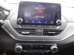 Used 2024  Nissan Altima 2&period;5 SR Sedan at Rose Automotive near Hamilton&comma; OH