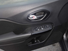 Used 2023  Jeep Cherokee Altitude Lux 4x4 at Rose Automotive near Hamilton&comma; OH