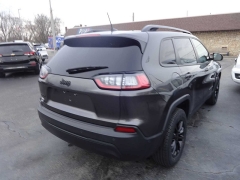 Used 2023  Jeep Cherokee Altitude Lux 4x4 at Rose Automotive near Hamilton&comma; OH