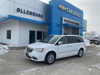 Used 2015 Chrysler Town & Country 4d Wagon Limited Platinum at Ollenburg Motors near Garner, IA