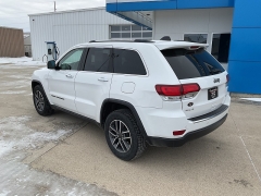 Used 2021  Jeep Grand Cherokee Limited 4x4 at Ollenburg Motors near Garner, IA